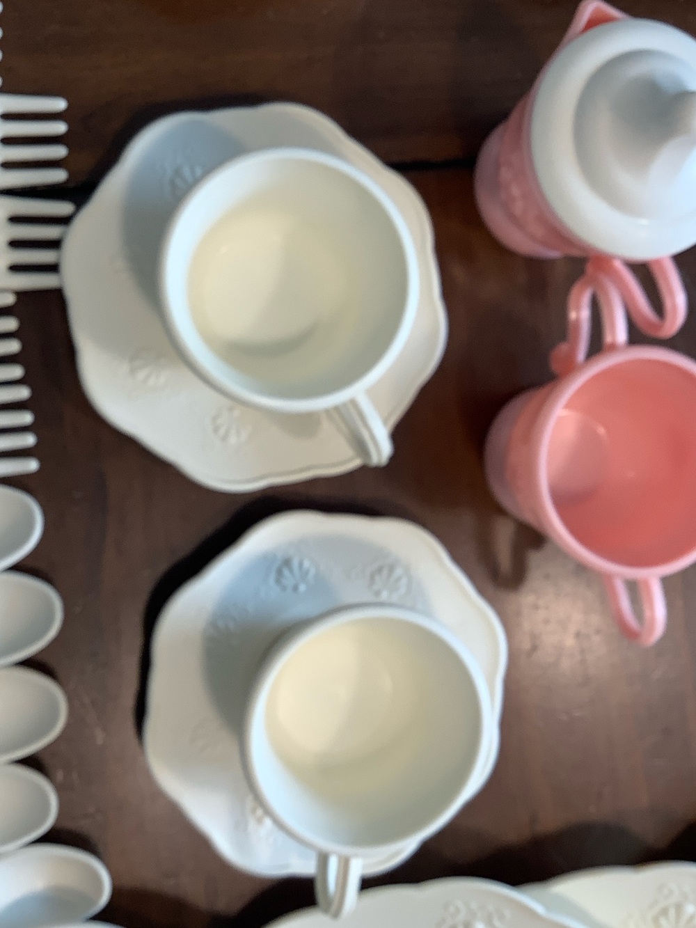 Vintage Little Tikes Children’s Tea Set - Picture 7 of 10